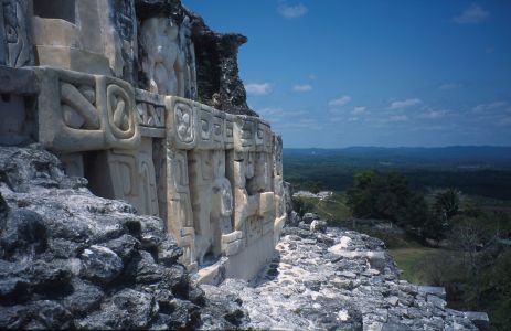 Mayské pyramidy jsou i v Belize - Xunantunich